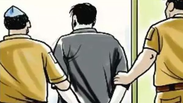 UP News: नशे में धुत आरोपी जेसीबी चालक ने टोल मांगने पर की थी तोड़फोड़, गिरफ्तार