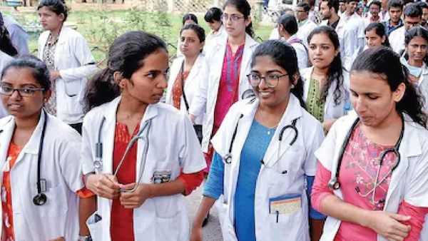 NEET 2024 Result: कानपुर के इन होनहारों ने लहराया परचम, जानिए कितने मिले अंक