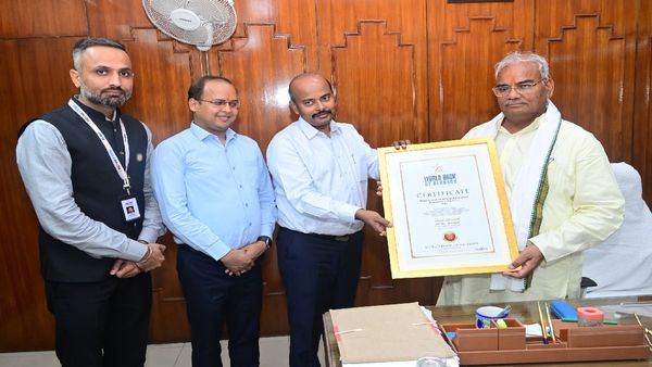 Rajasthan News: राजस्थान में सूर्य नमस्कार का वर्ल्ड रिकॉर्ड, आज मंत्री मदन दिलावर को मिला सर्टिफिकेट