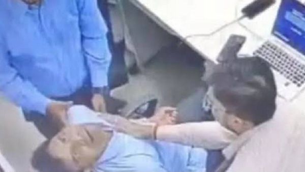 'वो मेरे पास की कुर्सी पर बैठा था अचानक गर्दन पीछे झुकी और...', ऑफिस में काम के दौरान दो मिनट में मौत की कहानी