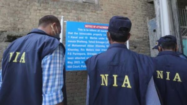 Reasi Terror Attack: हाइब्रिड आतंकवादियों से जुड़े 5 ठ‍िकानों पर NIA की छापेमारी, कई वस्तुएं जब्त