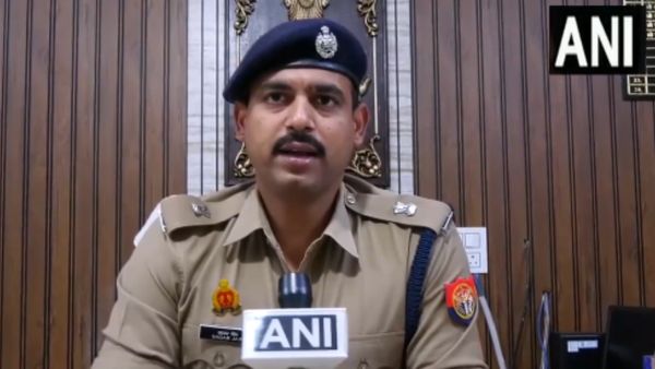 UP News: कछुए को जिंदा जलाने का वीडियो बनाकर फेसबुक पर किया अपलोड, देखकर भड़के यूजर्स, गिरफ्तार