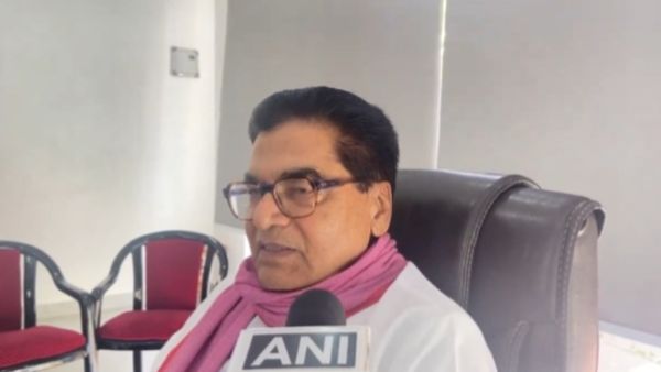 'हैक हो सकती है EVM', SP नेता राम गोपाल यादव ने राहुल गांधी के ब्लैक बॉक्स वाले बयान का किया समर्थन