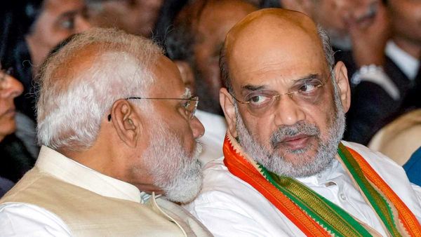 जम्मू-कश्मीर में फिर पनपे रहे आतंक का होगा खात्मा! एक्शन में PM मोदी, गृहमंत्री और NSA के साथ की रिव्यू मीटिंग