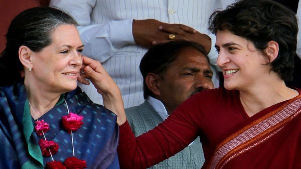 Priyanka Gandhi: 2004 में मां सोनिया गांधी की बनीं मैनेजर, अब खुद के लिए वायनाड में वोट मांगेंगी प्रियंका