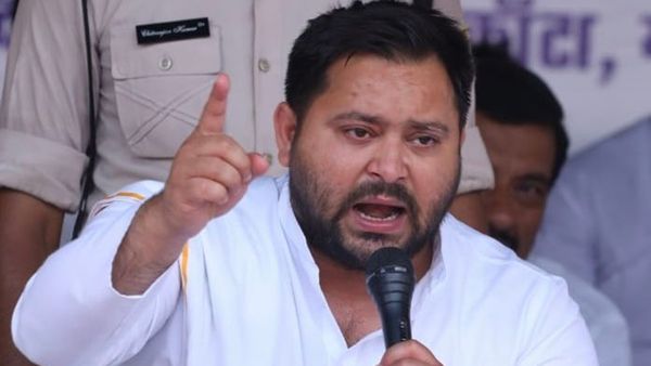 पीएम मोदी के Meditation पर ये क्या बोल गए तेजस्वी यादव