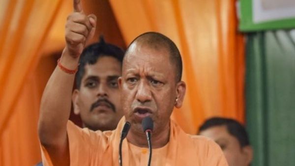 सीएम योगी ने लखीमपुर और जेवर एयरपोर्ट के लिए ली गई जमीन का किसानों को तुरंत मुआवजा देने का दिया आदेश