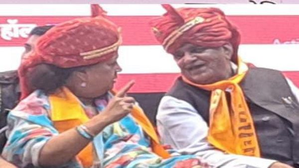 Rajasthan News: वसुंधरा राजे का दूसरी पीढ़ी के नेताओं पर कटाक्ष, बोलीं-'लोग उसकी उंगली काटते हैं, जिसे... '