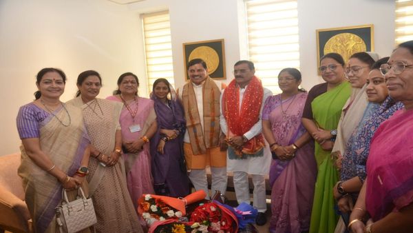 MP News: सांसदों के साथ एनडीए की बैठक में शामिल हुए मुख्यमंत्री मोहन यादव और भाजपा प्रदेश अध्यक्ष