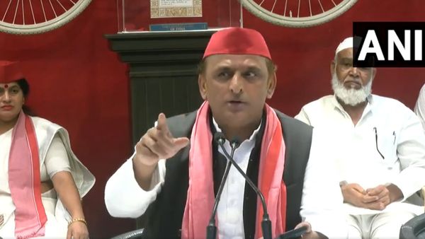 'मौर्य 'मोहरा' है, दिल्ली के वाईफाई के पासवर्ड', अखिलेश यादव ने केशव प्रसाद को यूं घेरा