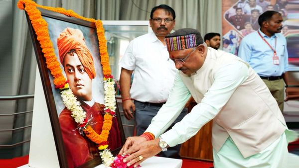 CG: सीएम विष्णुदेव साय ने स्वामी विवेकानंद की पुण्यतिथि पर उन्हें किया नमन