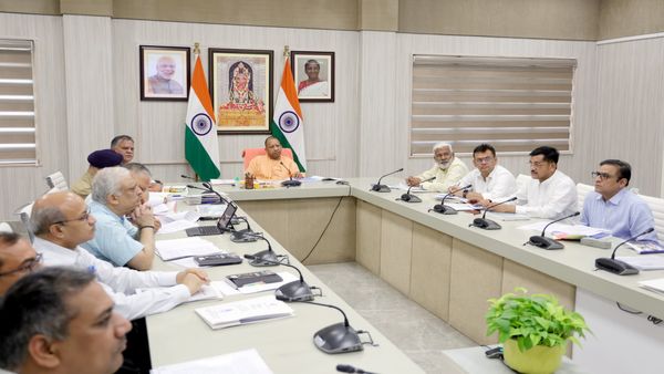 UP News: सीएम योगी ने बाढ़ प्रबन्धन की तैयारियों को लेकर ली समीक्षा बैठक, अधिकारियों को दिए यह निर्देश