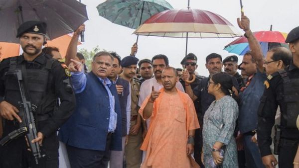 UP News: सीएम योगी का अखिलेश के बयान पर पलटवार, कहा-'संवेदना व्यक्त करने की जगह राजनीति करना दुर्भाग्यपूर्ण'