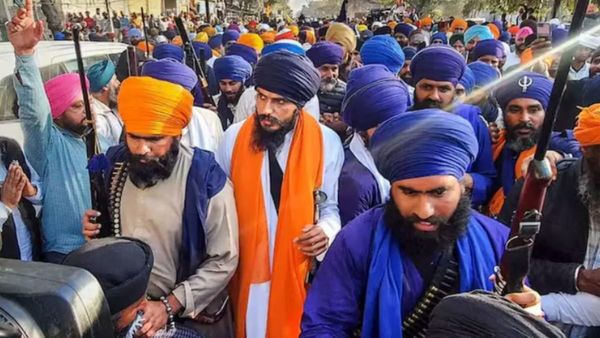 शपथ लेने के लिए पैरोल पर बाहर आएंगे अमृतपाल सिंह, क्या जेल में बंद सांसद सदन की कार्यवाही में ले सकते हैं भाग?