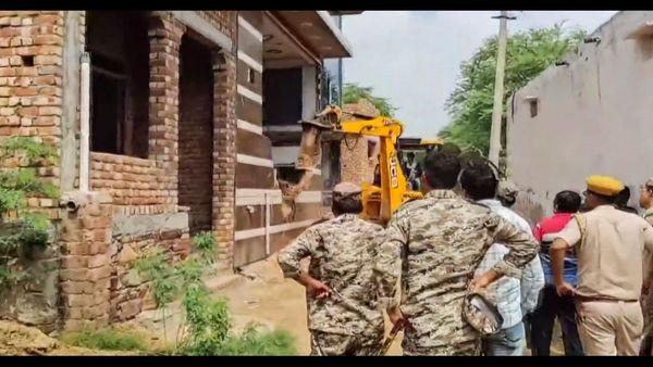 नोएडा के डॉक्टर डिजिटल हाउस अरेस्ट का इस्तेमाल कर 60 लाख रुपये की साइबर धोखाधड़ी का शिकार हुए