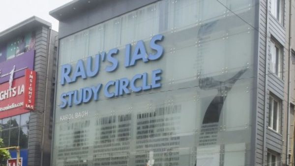 Rau's IAS Academy: SUV चालक की पत्‍नी बोली- 'पति की गिरफ्तारी गलत, कोचिंग का गेट पहले से था कमजोर