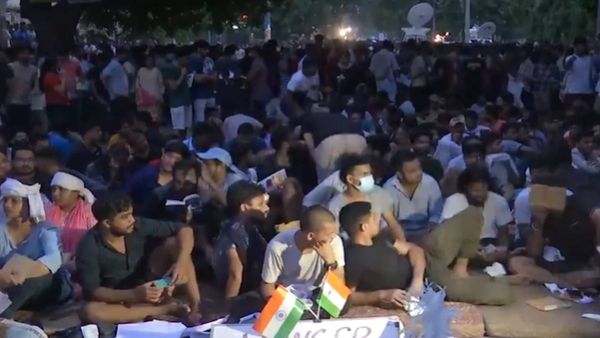 Coaching Accident: छात्रों से मिले LG, MCD ने सौंपी रिपोर्ट, विकास दिव्यकीर्ति ने तोड़ी चुप्पी, बड़े अपडेट्स