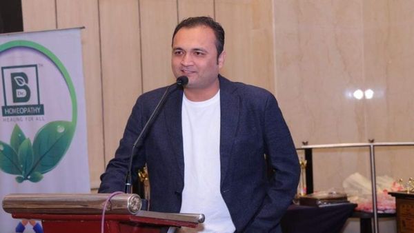 कौन हैं डॉ. नितिश दुबे? जिन्होंने करवाया दुबई में वर्ल्ड होमियोपैथी समिट