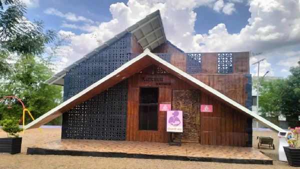 डॉक्टर ने 13 टन चिप्स के पैकेट और शैम्पू की बोतलों से क्यों बनाया ये प्लास्टिक का घर? वजह हैरान करने वाली