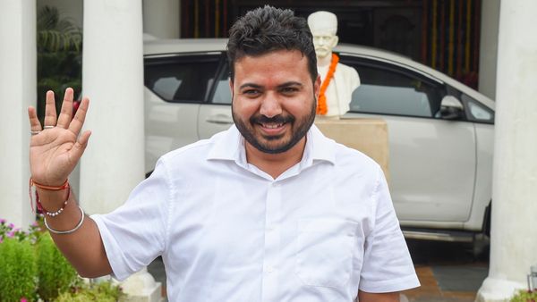 दिल्ली के कोचिंग संस्थान की घटना पर बड़ा बवाल, विधायक दुर्गेश पाठक के खिलाफ हत्या के मुकदमें की उठी मांग