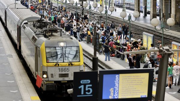 Olympic Games 2024: एथलीटों को ले जा रही 2 ट्रेनें पेरिस के रास्ते में रोकी गईं, जानें क्‍या है वजह?