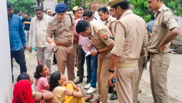 हाथरस सत्संग भगदड़: लाश का अंबार देख 32 साल के सिपाही को आया हार्ट अटैक, ड्यूटी पर ही मौत