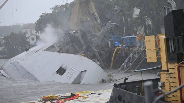 INS Brahmaputra: युद्धपोत के झुके हिस्से के सीधा होने की कितनी उम्मीद? Navy ने जारी किया बयान