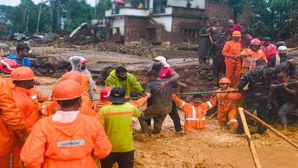 Kerala Landslide: 126 की मौत, 800 लोंगों का रेस्क्यू, केरल में 2 दिन का राजकीय शोक, अब तक के बड़े अपडेट्स