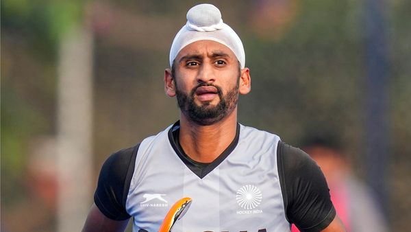 हॉकी के लिए भूले भूख-प्यास, ओलंपिक में गोल्ड की आस, जानिए आखिर कौन हैं मंदीप सिंह 
