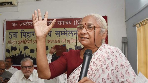 Medha Patkar: सामाजिक कार्यकर्ता मेधा पाटकर को बड़ी राहत, सजा पर कोर्ट ने लगाई रोक