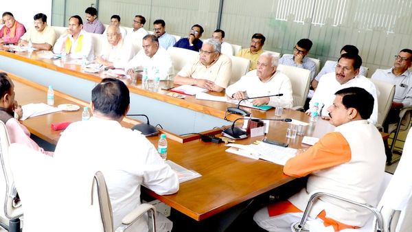 MP News: सीएम मोहन यादव ने ली चंबल- ग्वालियर संभाग के विधायकों की बैठक, समझाया राज्य सरकार का विजन
