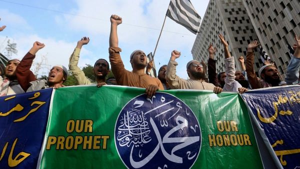 Pak का खूनी कानून: 24 चर्च फूंकने वाली इस्लामिक भीड़ को छोड़ा, ईशनिंदा के आरोप में ईसाई युवक को मौत की सजा