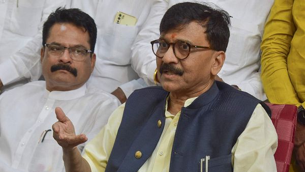 '1975 में अटल बिहारी वाजपेयी पीएम होते तो भी...', इमरजेंसी को लेकर संजय राउत का बड़ा दावा