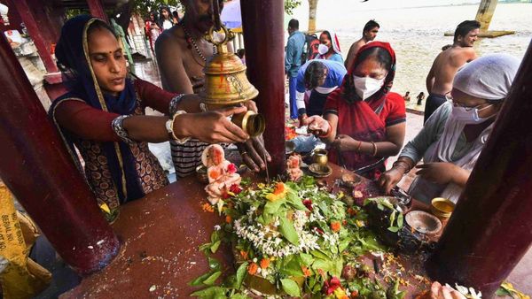 Sawan 2024: सावन के दूसरे सोमवार पर शिवालयों में उमड़ी भक्तों की भीड़, जानिए क्या है आज का महत्त्व, शुभ मुहूर्त