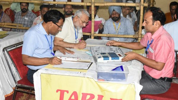 'लोकसभा चुनाव में डाले गए वोटों की गिनती में 6 लाख वोटों का अंतर', ADR के दावों को यहां राज्यवार समझें