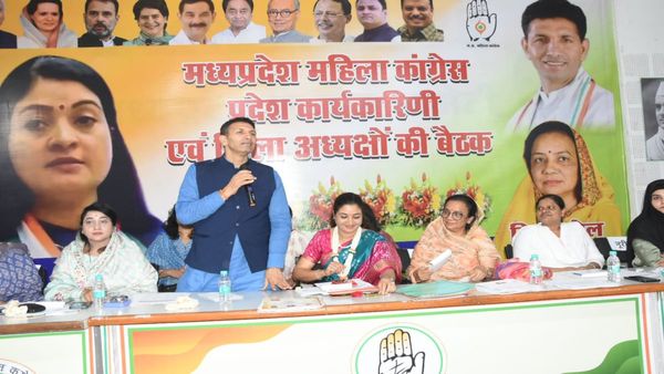 भोपाल में अलका लांबा बोली- महिला आरक्षण बिल लागू कराने 29 को संसद का घेराव करेगी कांग्रेस