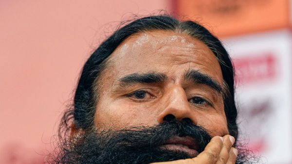 पतंजलि के 'शाकाहारी' मंजन में मछली का अर्क? दिल्ली हाईकोर्ट ने जारी किया नोटिस