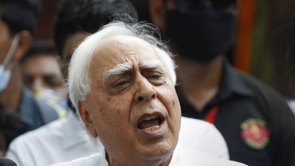 एक प्रभावी न्यायपालिका बनाए रखना चुनौतीपूर्ण, कपिल सिब्बल ने कही बड़ी बात