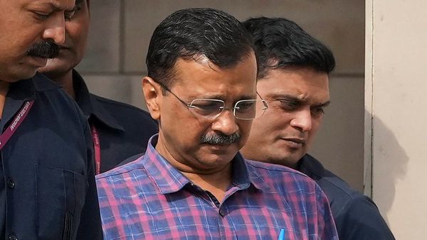 बेल मिलेगी या बरकरार रहेगी जेल? सुप्रीम कोर्ट में अरविंद केजरीवाल की याचिका पर बुधवार को अहम सुनवाई