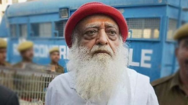 उम्रकैद की सजा काट रहे स्वयंभू अध्यात्मिक गुरु आसाराम की बिगड़ी तबीयत, जेल से हार्ट हॉस्पिटल में किया गया शिफ्ट