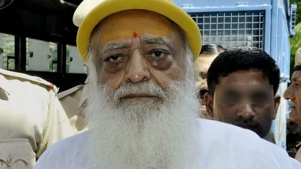 आसाराम जोधपुर एम्स में भर्ती, सेंट्रल में उठा सीने में दर्द, अस्‍पताल में उमड़ी समर्थकों की भीड़