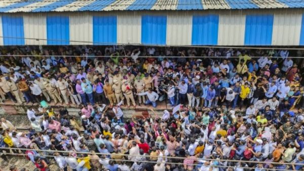 बाल अधिकार संरक्षण आयोग का बड़ा आरोप- बदलापुर स्‍कूल ने बच्चियों के साथ हुई दरिंदगी की घटना को छिपाया