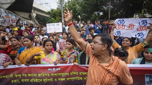 Bangladesh Unrest: बांग्लादेश में हिंदुओं पर हिंसा के खिलाफ भारत के लेखक, शिक्षाविद, लिखा संसद को खुला पत्र