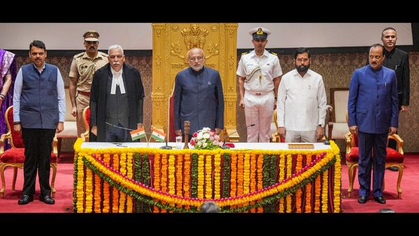 भ्रष्टाचार मामले में सचिन वाजे की रिहाई याचिका पर सुनवाई से अलग हुई बॉम्बे हाईकोर्ट बेंच