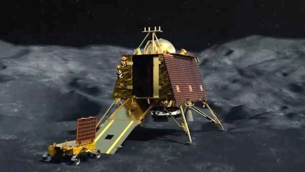 Chandrayaan 3 Anniversary: चंद्रयान 3 की सफलता के एक साल, अभी कहां है और क्या कर रहा है ये स्पेसक्राफ्ट?