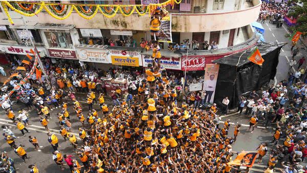 Dahi Handi Utsav: मुंबई में दही हांडी उत्सव के दौरान की जगह हादसा, 63 'गोविंदा' घायल