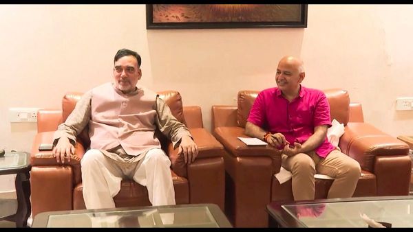 दिल्ली विधानसभा चुनाव की रणनीति बनाने के लिए आप नेताओं की बैठक