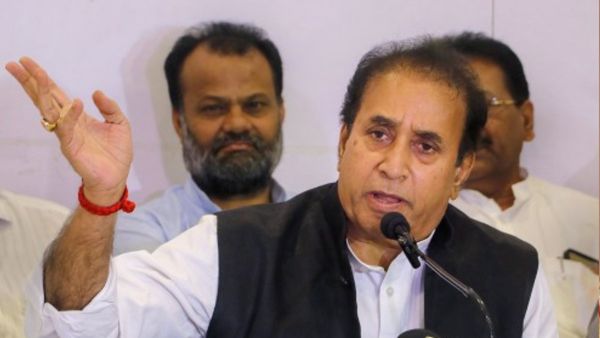 सचिन वाजे के आरोपों को अनिल देशमुख ने बताया देवेंद्र फडवीस की 