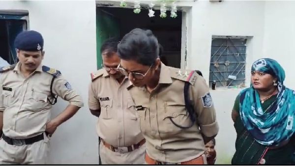 Gwalior Horror Killing: दलित युवक से शादी करना चाहती थी बेटी, पिता ने मां के सामने ही घोंट दिया गला
