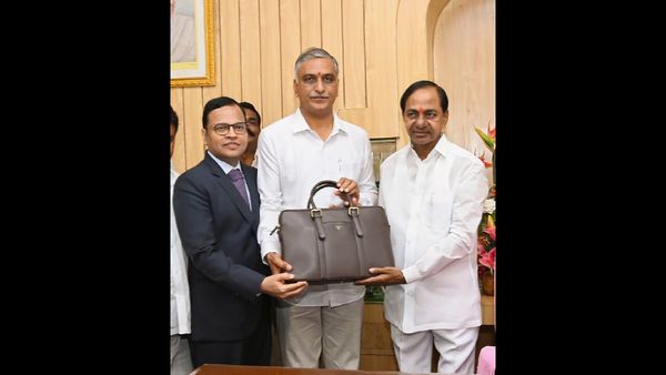 तेलंगाना: बीआरएस नेता हरीश राव के कार्यालय पर तोड़फोड़, कांग्रेस पर लगे हमले के आरोप